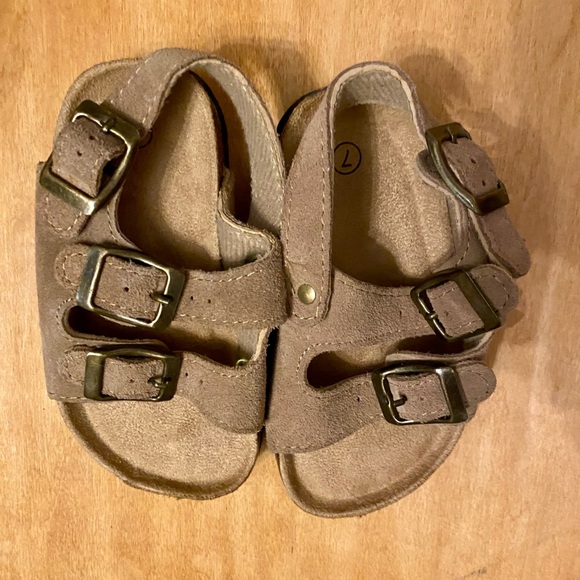 Toddler Sandals with Adjustable Straps - Picture 2 of 6